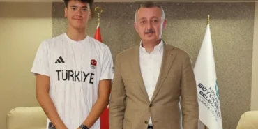 kocaeli-de-ebaskan-buyukakin-genc-milli-yuzucuyu-kabul-etti-1751278592-748_large.webp.webp