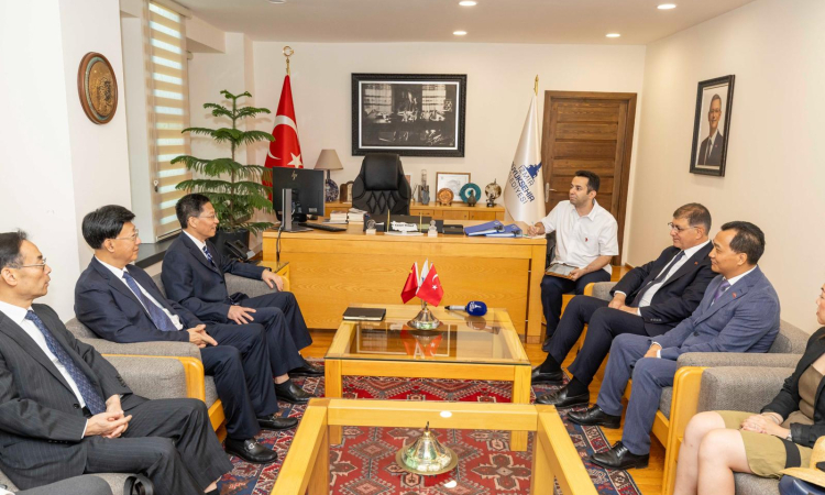 İzmir ve Çin Arasında Yeni İş Birliği Fırsatları