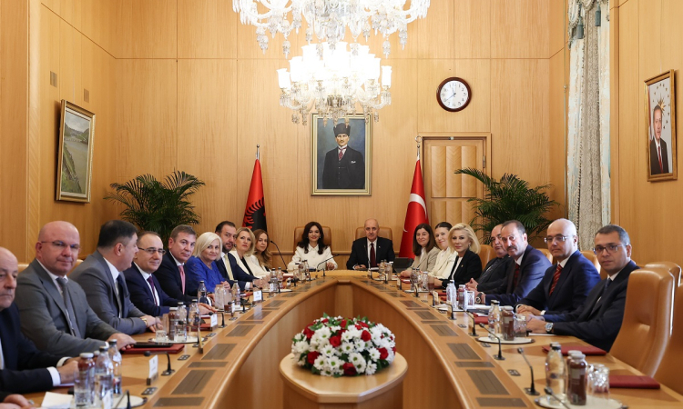 Numan Kurtulmuş: İsrail Mahalle Kabadayısı!