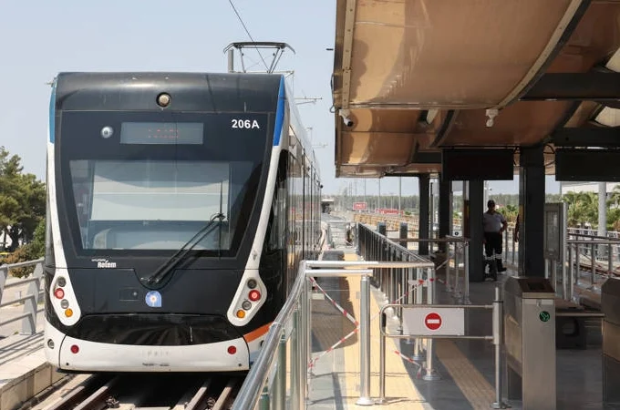 Havalimanında Yeni Tramvay Durağı Hizmete Açıldı!