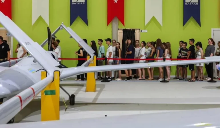 Balkanlı Öğrenciler, Baykar Tesislerinde İHA’ları İnceledi