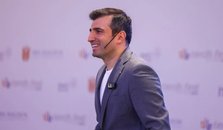 Bayraktar’dan Siyasi Partilere Dijital Davet!