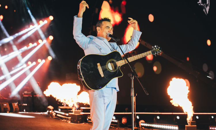 Ferhat Göçer, Bursa’da Unutulmaz Bir Gece Yaşattı!