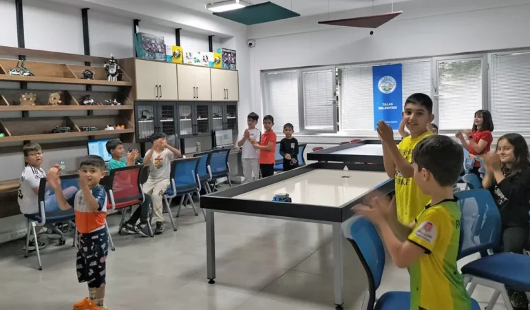 Kayseri’de Geleceğin Teknoloji Yıldızları Yetişiyor