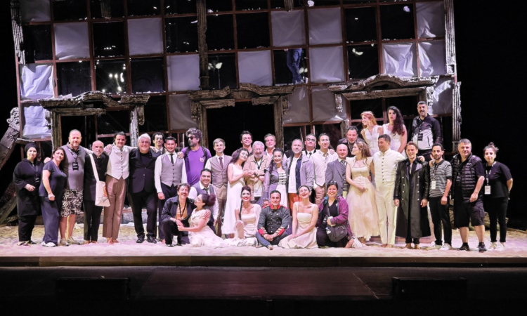 Kocaeli Tiyatrosu, Moskova’da Savaş ve Barış’la Büyüledi!