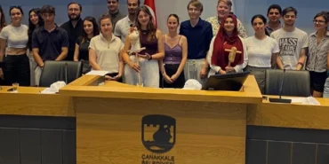 osnabruck-ve-canakkaleli-gencler-meclis-toplantisinda-bulustu-1752675109-878_large.webp.webp