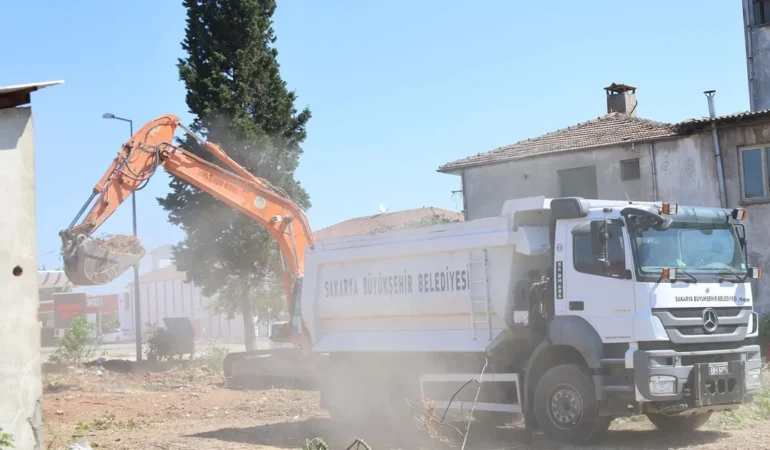 Sakarya’da Alparslan Türkeş Caddesi’nde Kazılar Başladı!