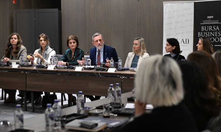 EDGE Programı ile Kadın Liderler Yetişecek