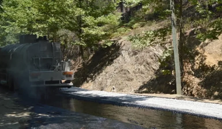 Çiçekoluk Mahallesi 40 Yıl Sonra Asfaltla Buluştu!