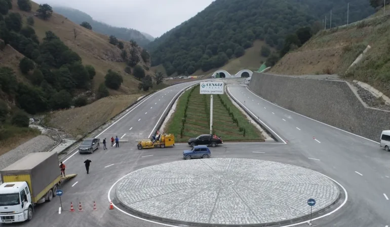 Murovdağ Tüneli’nde İlk Işık Görüldü!