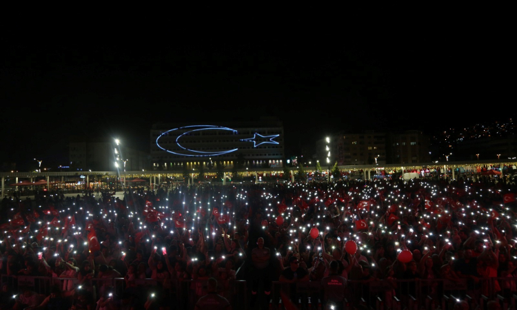 Kocaeli’de Zafer Bayramı Coşkusu Fettah Can İle!