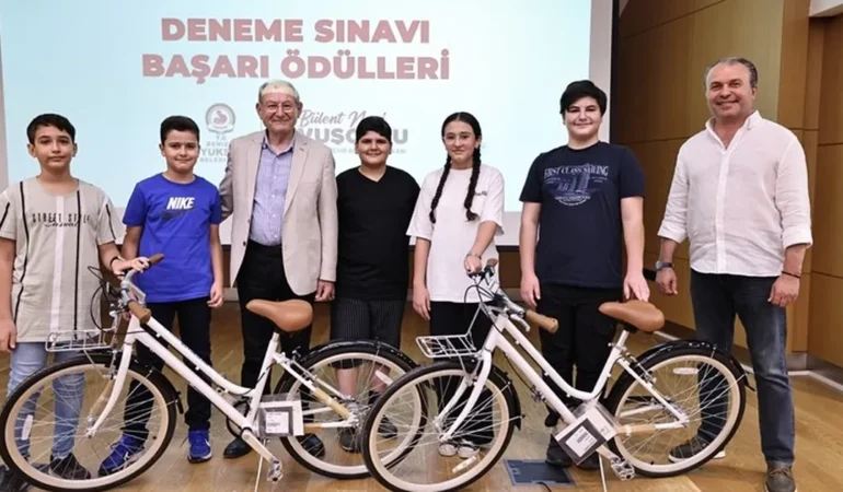 Başarılı Öğrencilere Denizli’den Ödül Yağmuru!