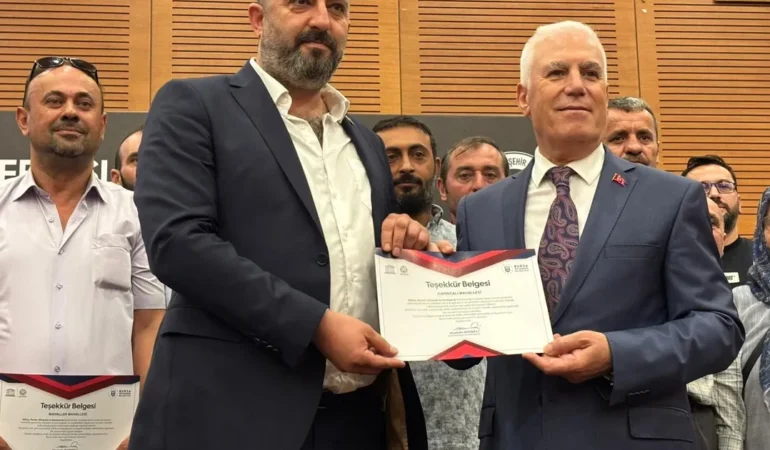 Yangınla Mücadelede Dayanışma Ödülleri Verildi