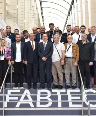 chicago-da-bursa-ruzgari-ur-ge-firmalari-ihracat-icin-fabtech-2025-te-1758022074-148_large.webp.webp