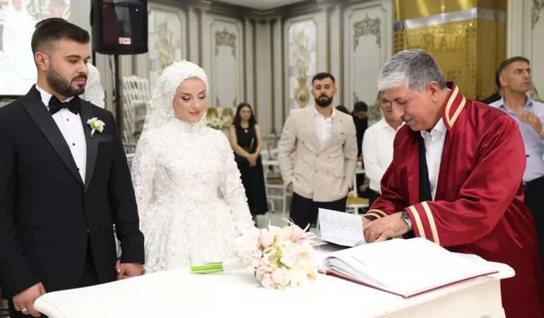 Dilovası’nda Düğün: Enes ve Senem’in Mutlu Günü