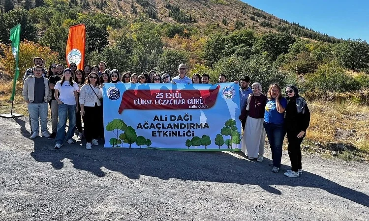 Eczacılar Günü’nde Ali Dağı’na Fidan Ekildi
