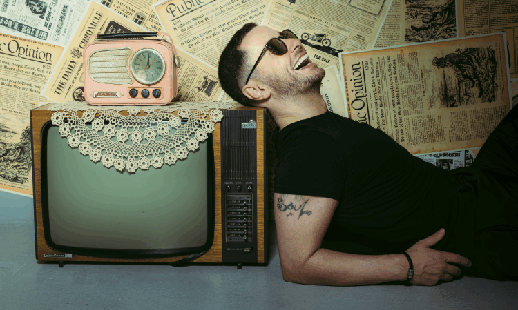 Özay Bakır’dan Ayrılık Temalı Yeni Parça!