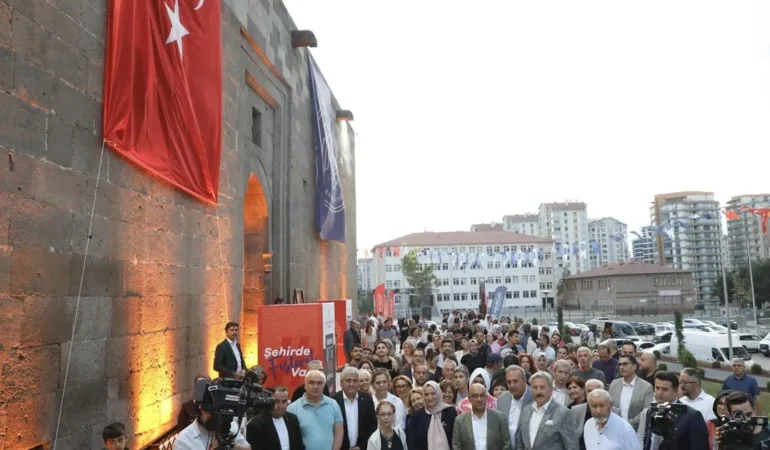 Köşk Medrese’de Kumaştan Hikayeler Sergisi Açıldı