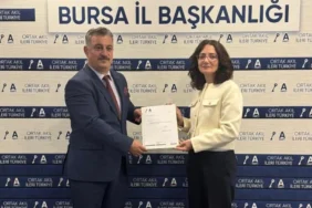 anahtar-parti-bursa-da-kadin-kollari-baskani-belli-oldu-1761305429-211_large.webp.webp