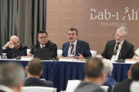 bakan-tekin-bab-i-ali-toplantilarinin-konugu-oldu-1761300009-76_large.webp.webp