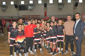 izmir-cigli-de-cumhuriyet-coskusu-futsal-sahasinda-zirveye-tasindi-1761893807-433_large.webp.webp