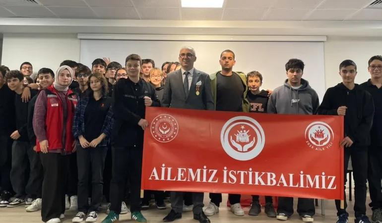 Gaziler Gençlerle Buluşarak Vatan Sevgisi Aşılıyor