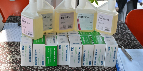 kkka-riskine-karsi-buyuksehir-den-yuntdagi-ureticilerine-ilac-ve-egitim-destegi-3-1760960264-19-x750.jpeg