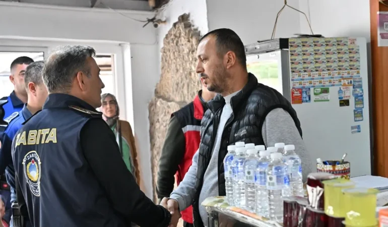 Okul Önlerinde Seyyar Satıcılara Sıkı Denetim!