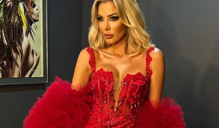 Petek Dinçöz’den Unutulmaz Bir Sahne Şov!