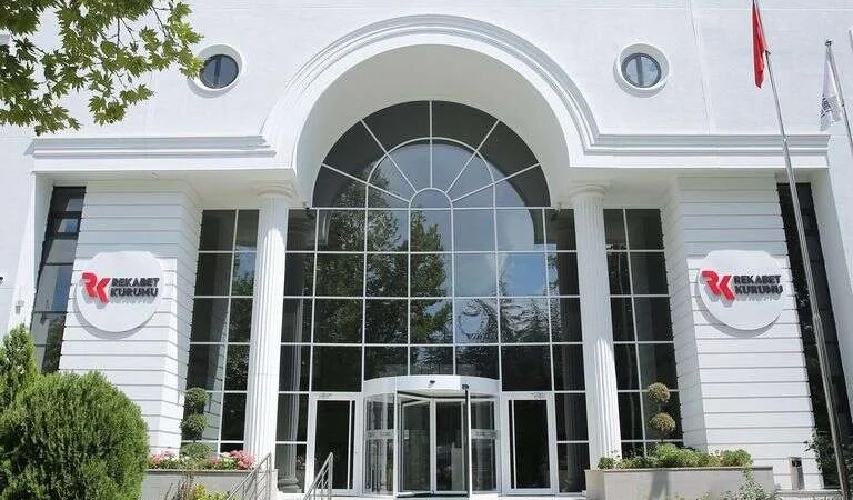 Adidas’a Rekabet İhlali Cezası: 402 Milyon TL!