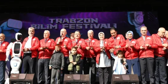 trabzon-da-bilim-coskusu-festivalle-genclere-yeni-ufuklar-aciliyor-1760106936-263_large.webp.webp