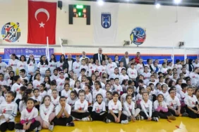 ankara-buyuksehir-den-voleybolcu-fabrikasi-na-destek-1764390193-937_large.webp.webp