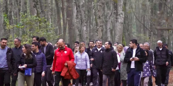 bakan-tekin-belgrad-ormani-nda-ogretmenlerle-yurudu-1764418468-902_large.webp.webp