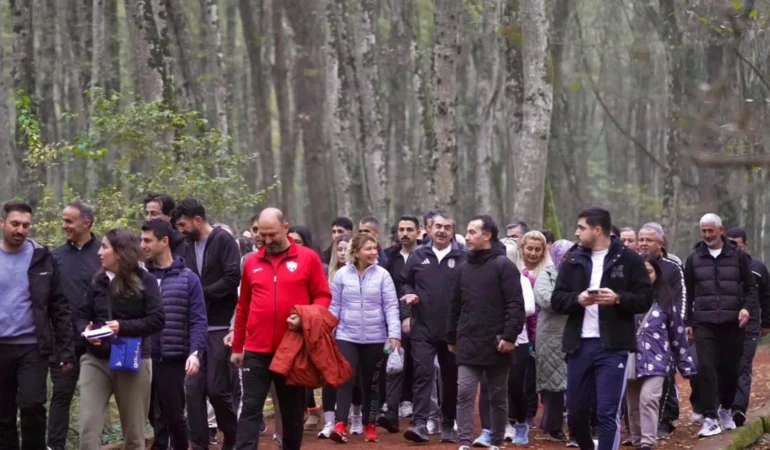 Öğretmenler Günü’nde Belgrad Ormanı’nda Yürüyüş