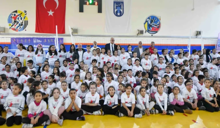 baskent-te-ikinci-fabrika-voleybol-okulu-acildi-1763897587-898_large.webp.webp
