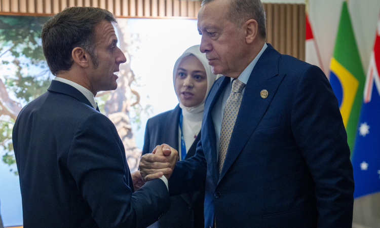 cb-erdogan-macron-23-11-25-1-1763900091-43-x750.jpeg