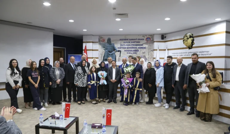 Yılın Ahisi Ali Rıza Güldüoğlu’na Kaftan Giydirildi