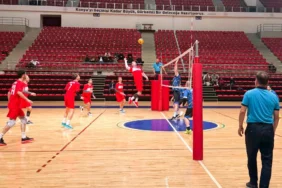 konya-voleybol-coskusuna-ev-sahipligi-yapiyor-1763550221-850_large.webp.webp