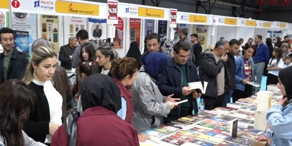 malatya-da-kitap-ve-kultur-coskusu-suruyor-1762085126-303_large.webp.webp