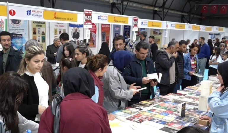 Malatya Kitap Fuarı’nda Kültürel Coşku Devam Ediyor!