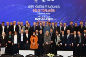 trabzon-da-yerel-yonetimler-bolge-toplantisi-tamamlandi-1763909221-982_large.webp.webp
