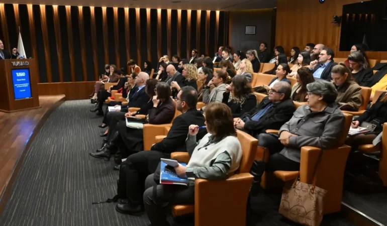 Kadın İstihdamı için Eşit Ebeveynlik Vurgusu