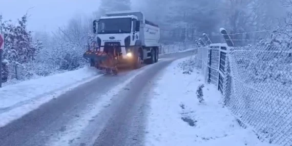 Bursa’da Karla Mücadele: Yollar Hızla Açıldı