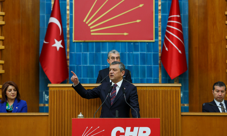 Özgür Özel’den Ekonomi ve Siyasete Sert Eleştiriler