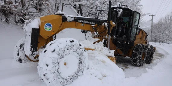Sakarya’da Karla Mücadelede 6 Yol Ulaşıma Açıldı