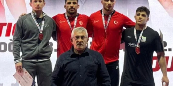 Abdülsamet Başar, Antalya’da Podyuma Çıktı!